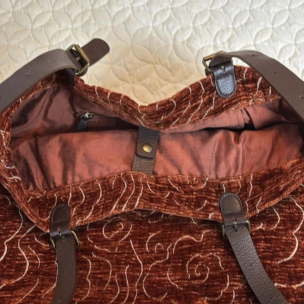 Jim Thompson Quilted Textured Velour Hobo Bag W/ Leather Straps Raw Silk Lining